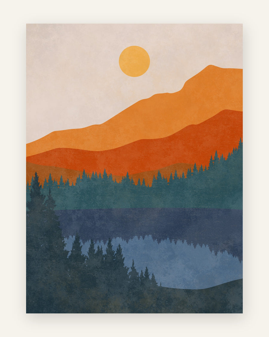 Børneplakat med gylden sol, orange bjerge, blågrøn fyrreskov og en blå bjergsø med spejling ved solnedgang til børneværelset