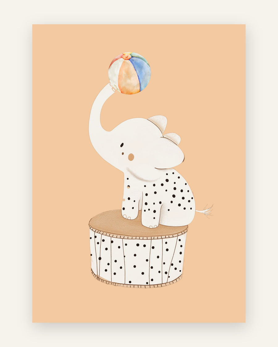 Børneplakat med elefant med balancebold i beige til børneværelset