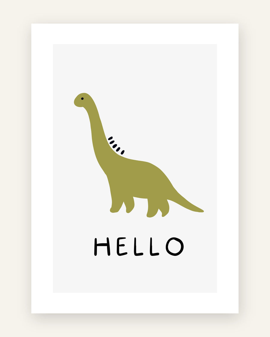Børneplakat med minimalistisk olivengrøn langhalset dinosaur og teksten Hello på lysegrå baggrund til børneværelset