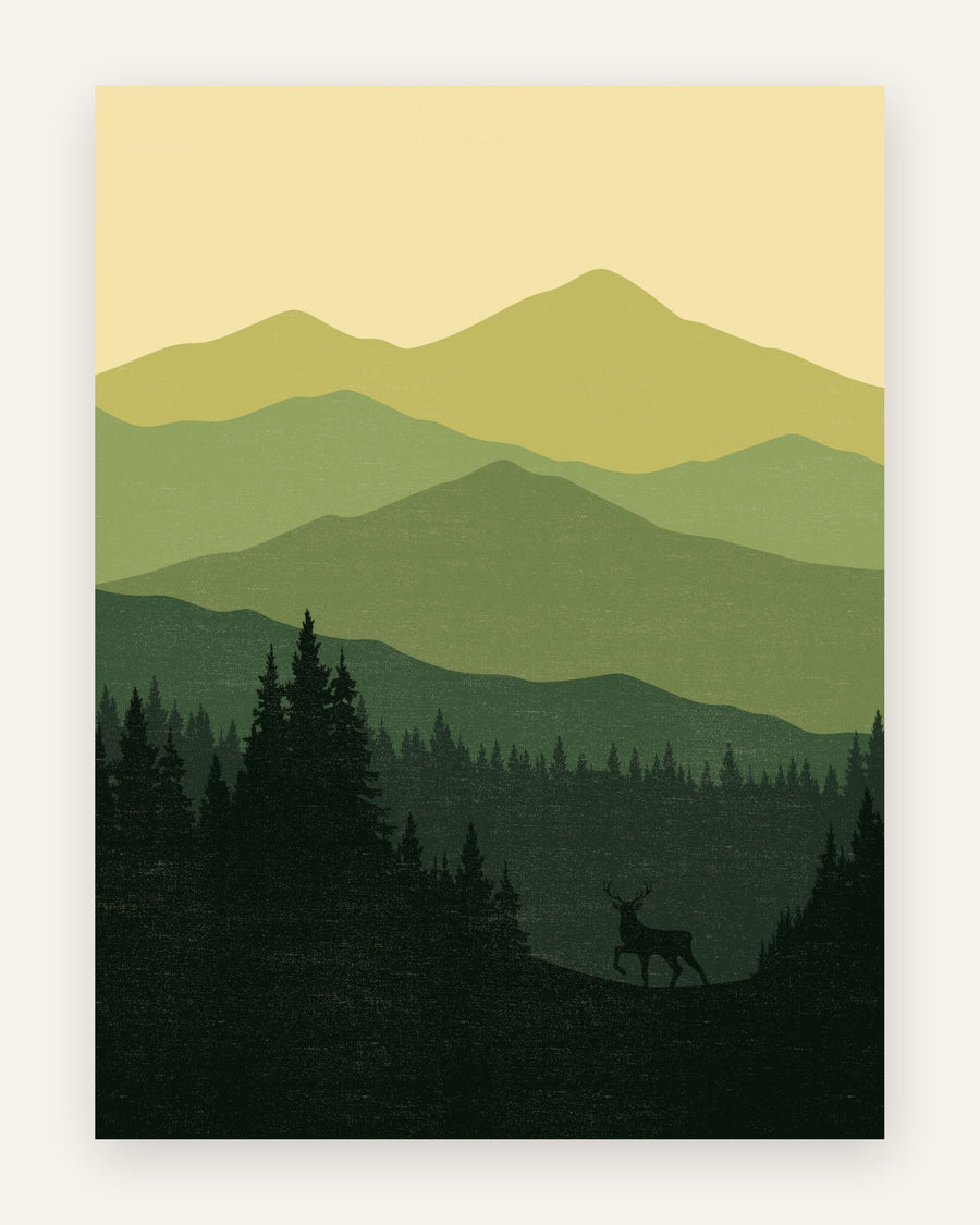 Grafisk børneplakat med hjort i skovbryn foran grønne bjerge under en gylden gul himmel, til børneværelset.