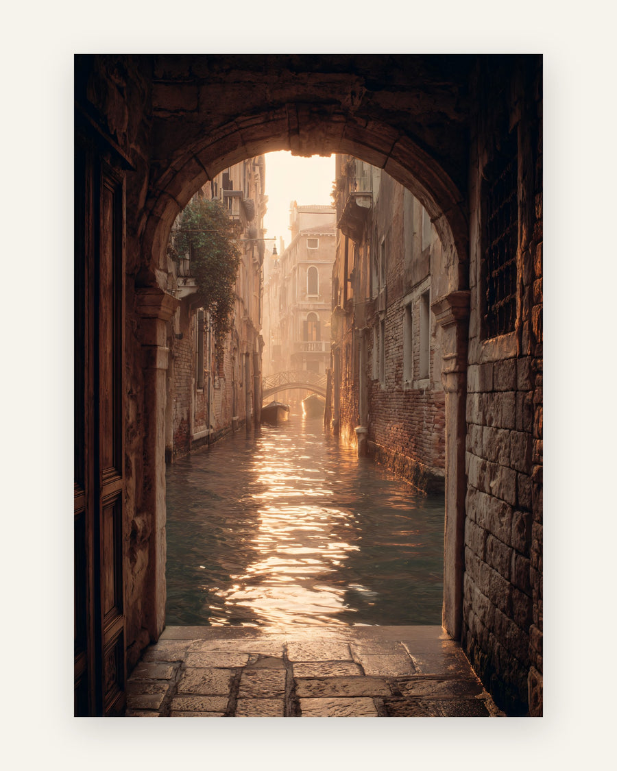Plakat med gylden kanal i venedig i varme jordfarver