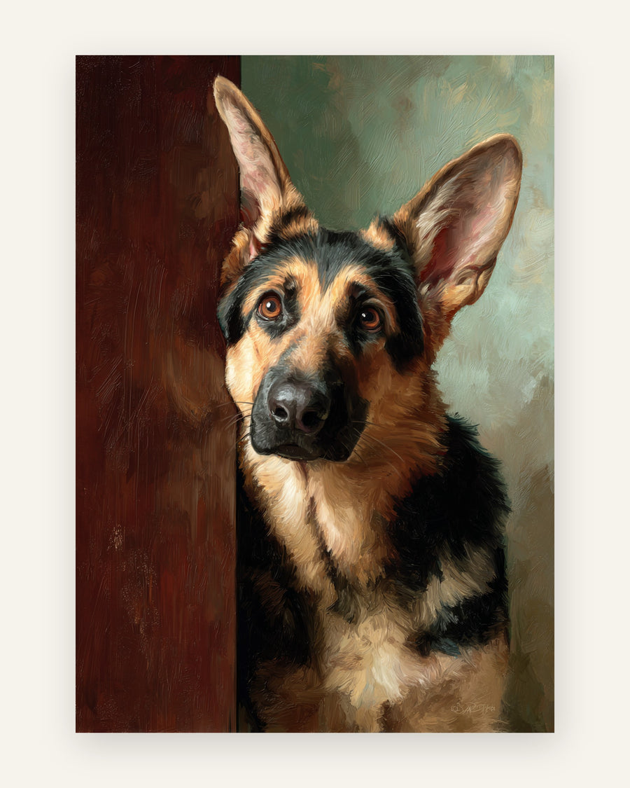 Plakat med en schæferhund, der kigger frem bag en mahognifarvet dør mod en salviegrøn baggrund, i realistisk malerisk stil
