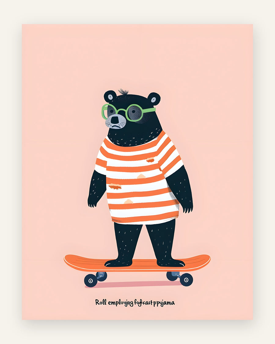 Børneplakat med sort bjørn med grønne runde briller og orange-hvid stribet trøje på orange skateboard på fersken baggrund til drengeværelset