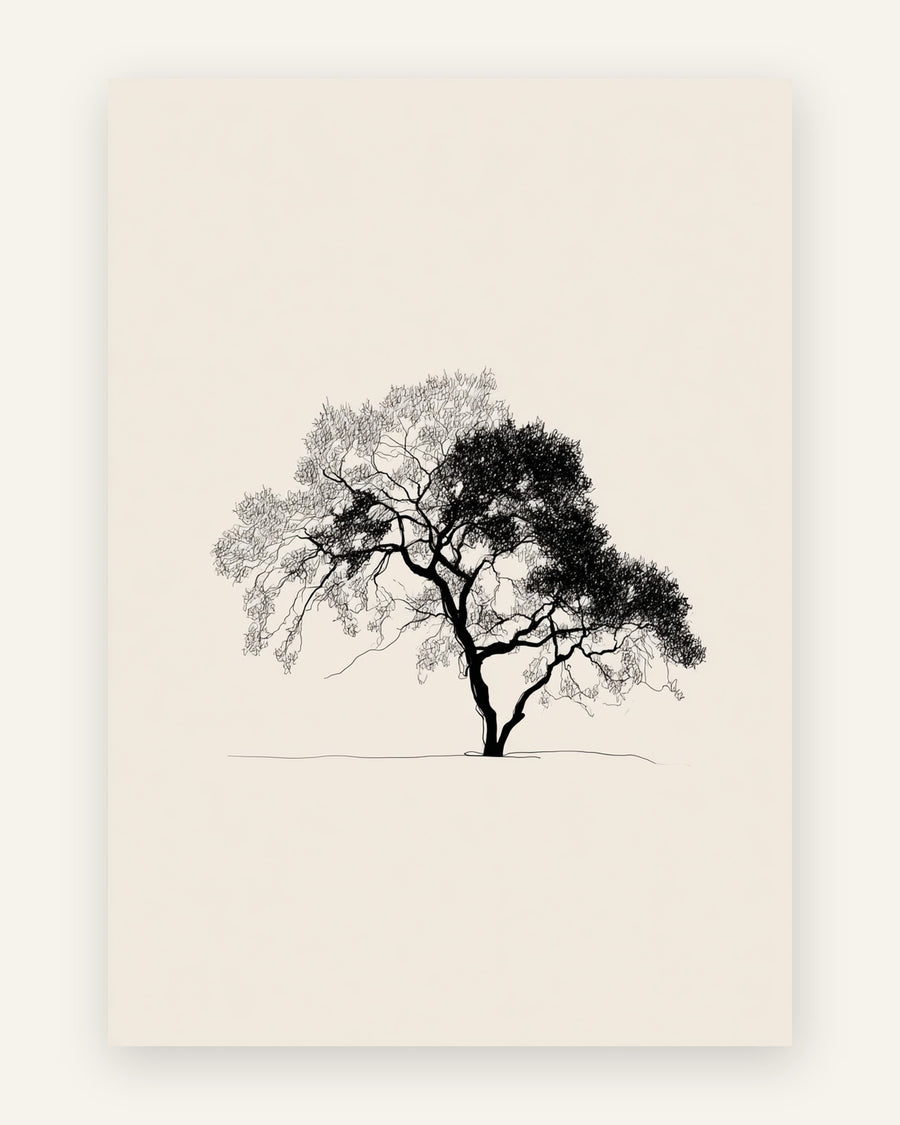 Minimalistisk plakat med håndtegnet træ i sort tusch på sandfarvet baggrund