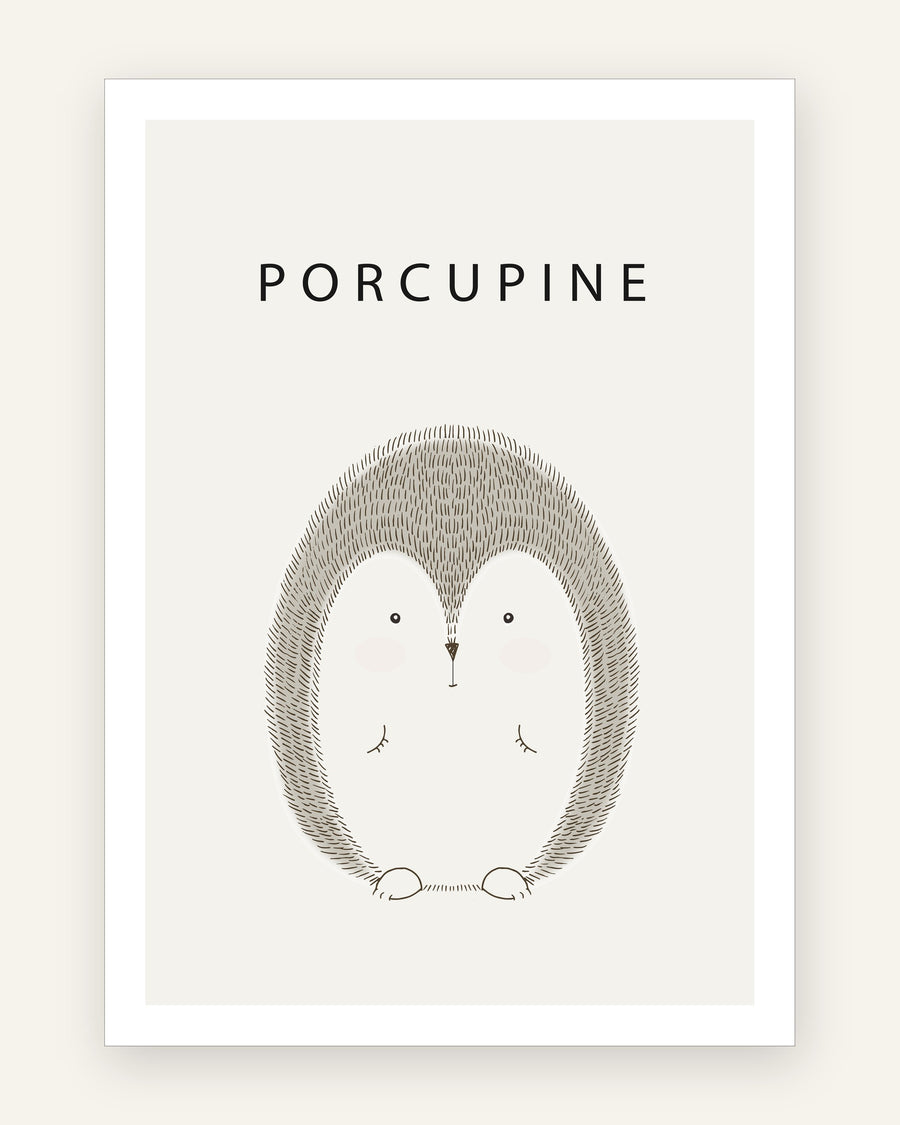 Børneplakat med minimalistisk pindsvin i stregtegning med lyserøde kinder og teksten PORCUPINE på greige baggrund til børneværelset