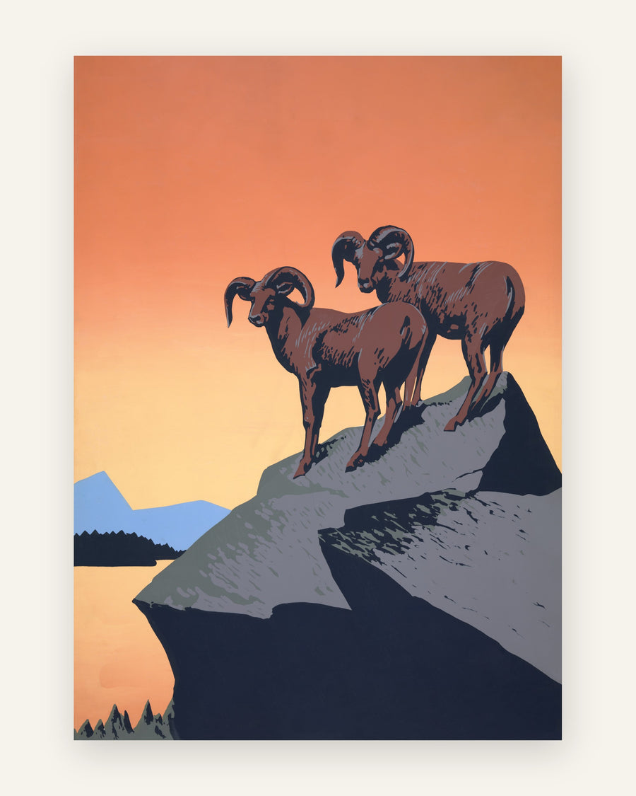 Børneplakat i retro-stil med to brune bjergbukke på en grå klippe mod orange og gul solnedgangshimmel til drengeværelset
