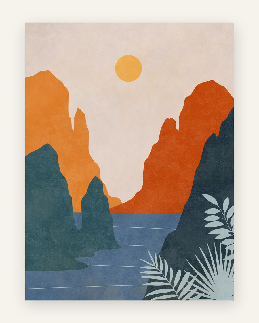 Børneplakat med orange klipper, mørk blågrønne klipper og blåt hav med lyseblå bregneblade ved solnedgang til børneværelset