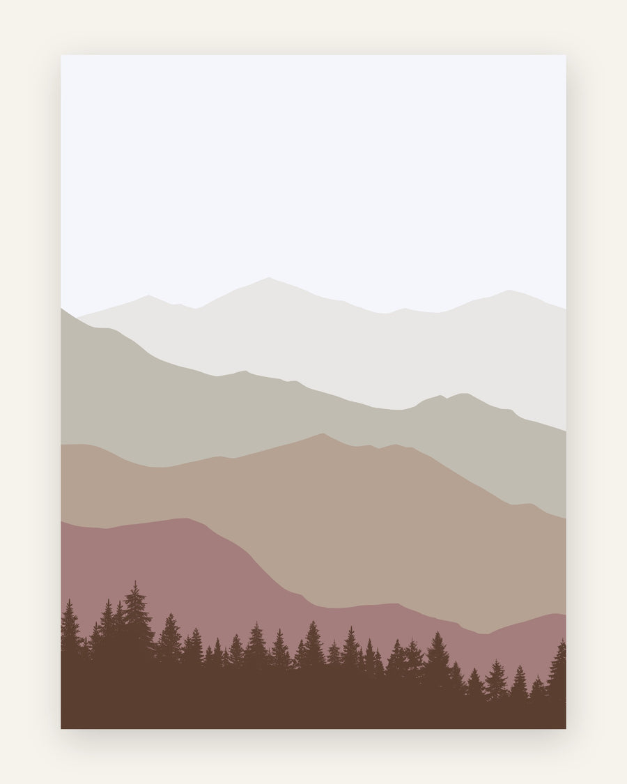 Børneplakat med lag af bjerge i grå, mauve og camel og en mørk brunrød fyrreskov under en lys lavendel himmel til børneværelset