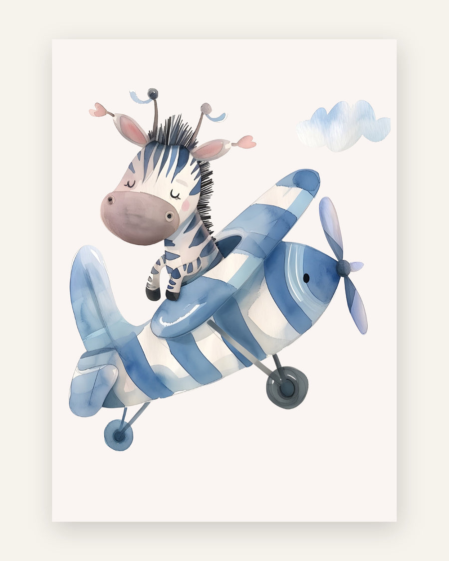 Børneplakat med en sød babyzebra, der flyver et blåt og hvidt stribet propelfly under en blød sky, i akvarelstil, til børneværelset