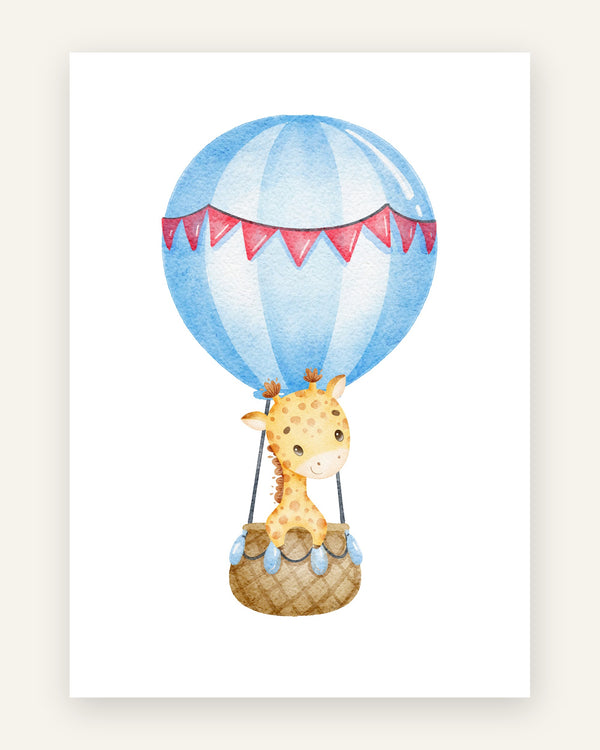 Børneplakat med giraf i luftballon i blå toner til drengeværelset