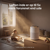 LullaAir™ luftrenser i stue hvor et barn leger på gulvet – indeluften kan være op til 5 gange mere forurenet end udeluften