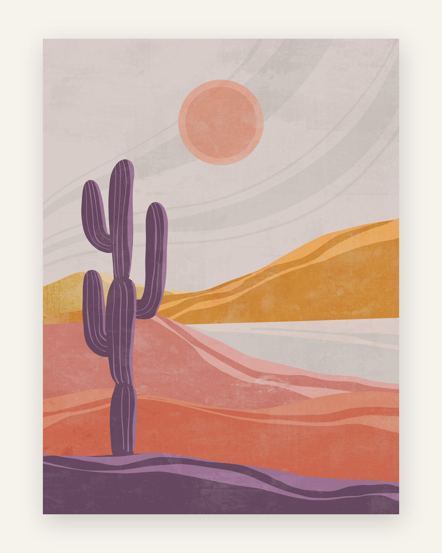 Boho-plakat med lilla kaktus, lagdelte bakker i sennepsgul, koral og terracotta og fersken sol på grå himmel til børneværelset