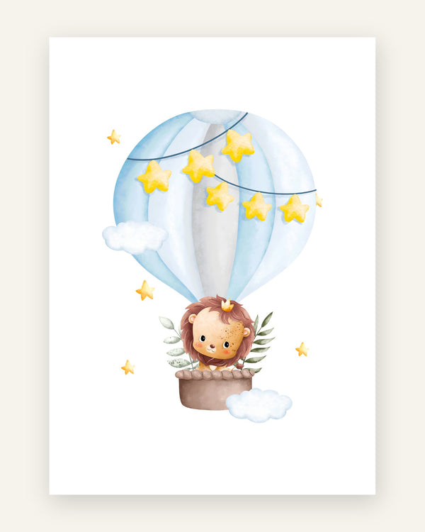 Børneplakat med løve i luftballon i blå toner til drengeværelset