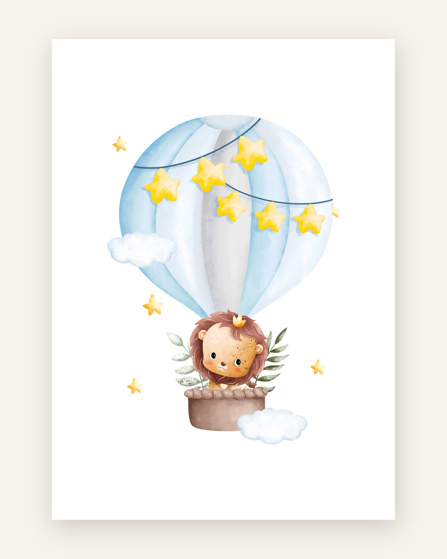Børneplakat med løve i luftballon i blå toner til drengeværelset
