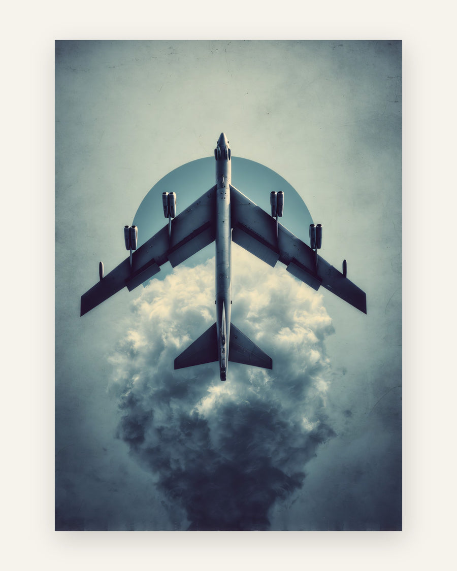 Plakat med et stort fly set nedefra, der stiger dramatisk gennem skyer foran en teal cirkel, i grunget retrostil med dæmpet teal og grå