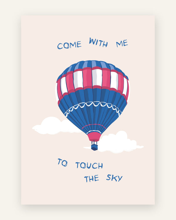 Børneplakat med touch the sky luftballon i blå toner til børneværelset